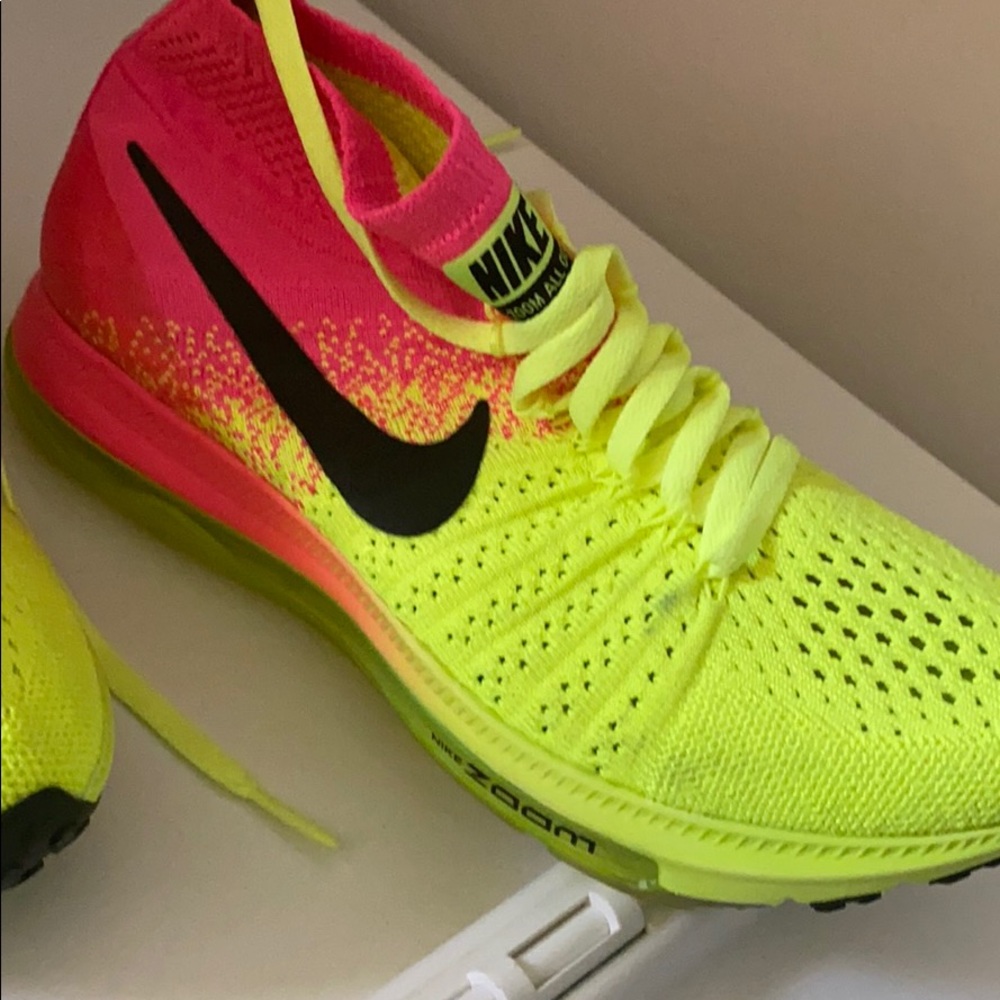 Nike - Picture 6 of 6